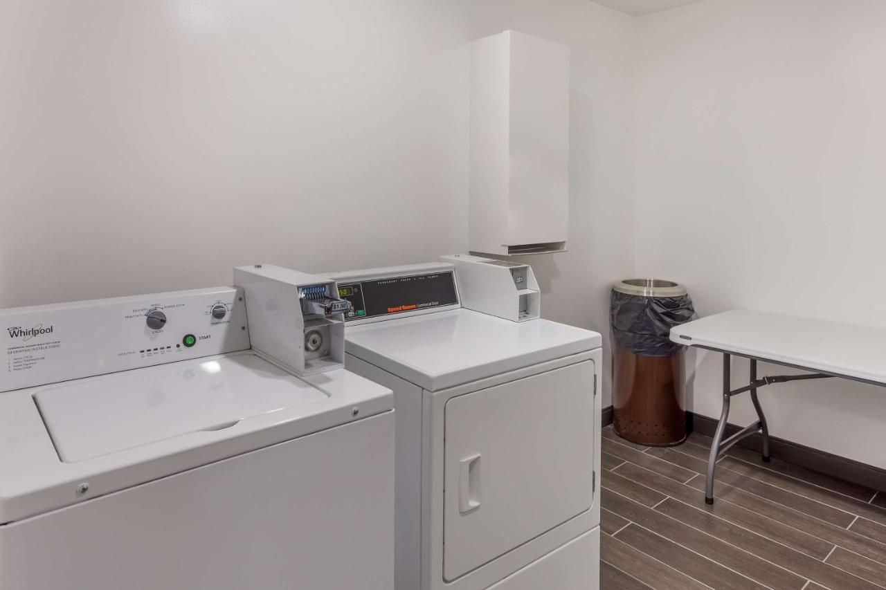 Best Western Logan Inn Chapmanville Екстер'єр фото