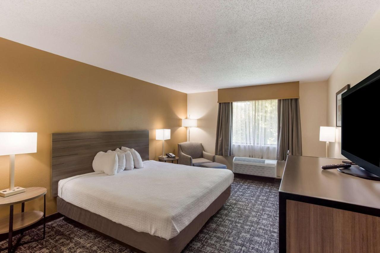 Best Western Logan Inn Chapmanville Екстер'єр фото